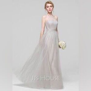 Gorgeous dress size 0, worn ones.